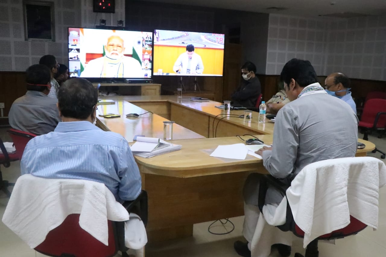 'Slowly increase public activities', PM throws challenge to CMs (Ld)