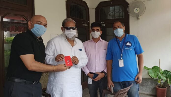 Anil Vij becomes the first JioPostpaid Plus customer in Haryana