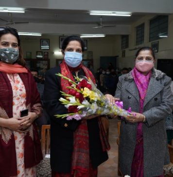 Dev Samaj Sr. Sec. School celebrates “Maat Pita Santaan Diwas”