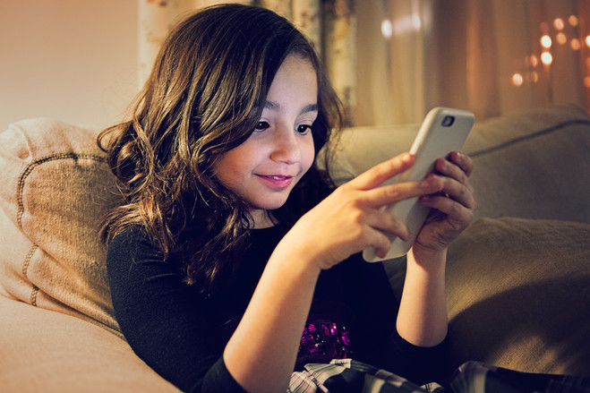 Smartphones – A major reason for pediatric vision problem