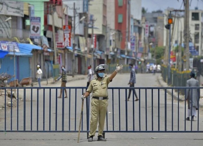 Maha opts for ‘weekend lockdown’, stringent Covid norms