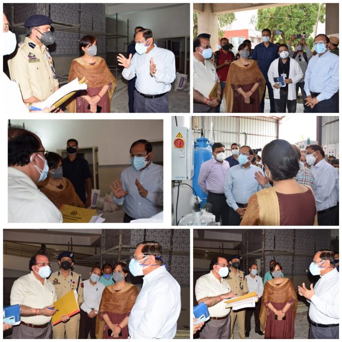 Advisor Bhatnagar Visits District Samba, reviews COVID situation