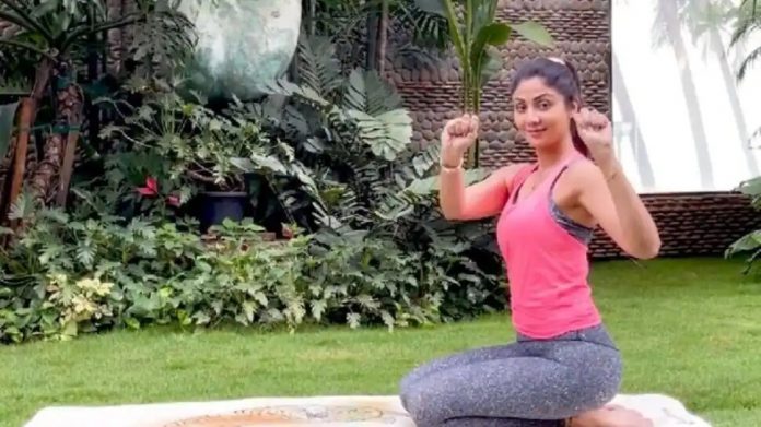 Shilpa Shetty Kundra: Combat weakness with Mandukasana