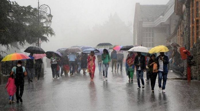 Monsoon storms into Maharashtra, trains, traffic hit in Mumbai