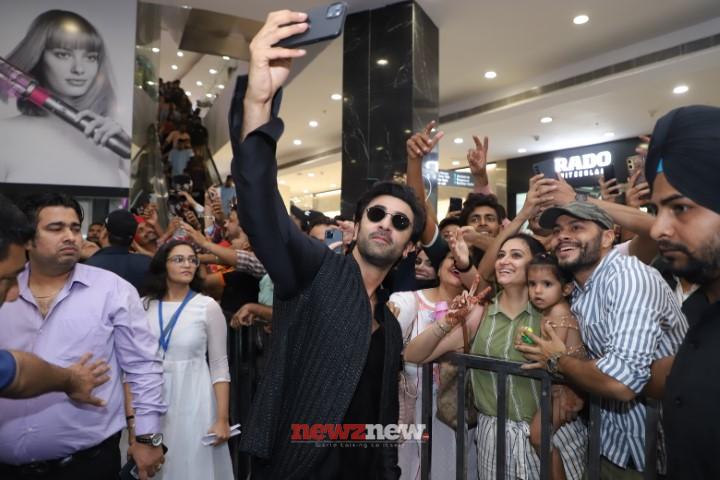 Shamshera star cast entertain fans at Nexus Elante Mall