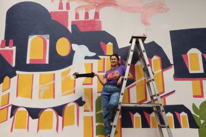 Artist Olivia de Bona brings French Art to City