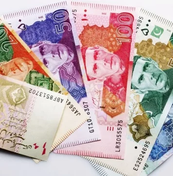 Pakistan at high risk of currency crisis