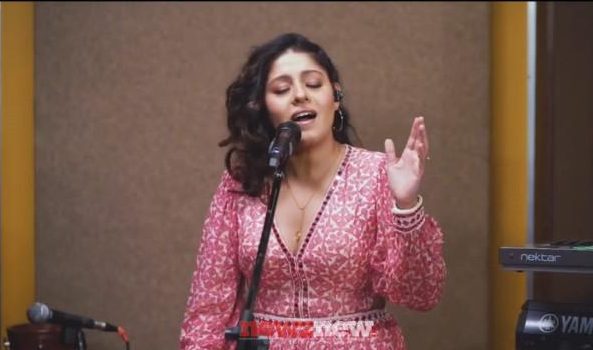 लोकप्रिय गायिका सुनिधि चौहान ने वी ऐप पर एक्सक्लूसिव लाइव परफॉर्मेंस से संगीत प्रेमियों को मंत्रमुग्ध किया