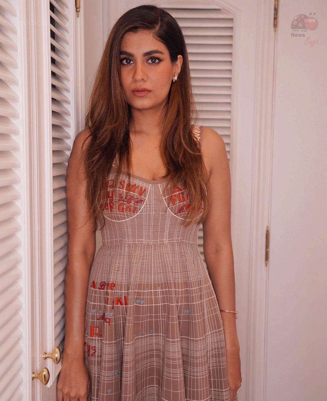 Shreya Dhanwanthary Wiki, Biography, Age, Family, Movies, Images - NewZNew