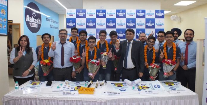 Aakash BYJU’S Kamyak Channa from Chandigarh Tops City in JEE Mains 2023