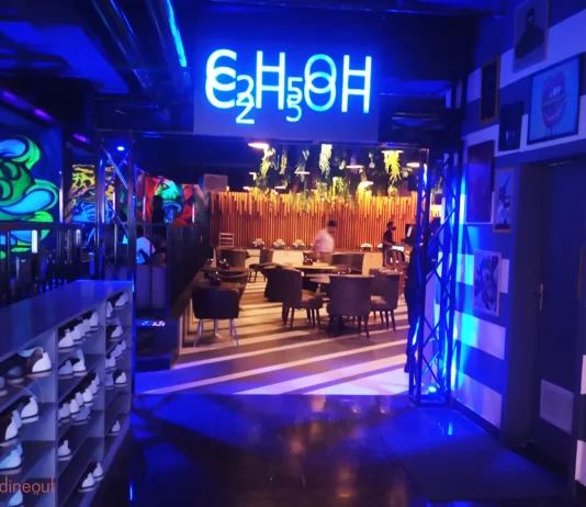 SMAAASH Chandigarh offers food and beverages along with incredible discounts on games