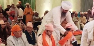 Parineeti, Raghav’s picture seeking blessings in Gurudwara goes viral
