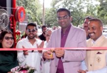 Mayor Anup Gupta inaugurates S&N by Shantnu Nikhil store