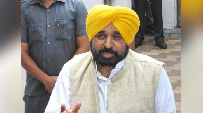 Punjab CM orders FIR against mob forcing official to burn paddy straw