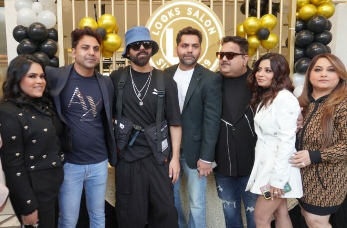 Looks Salon Now in Mohali!