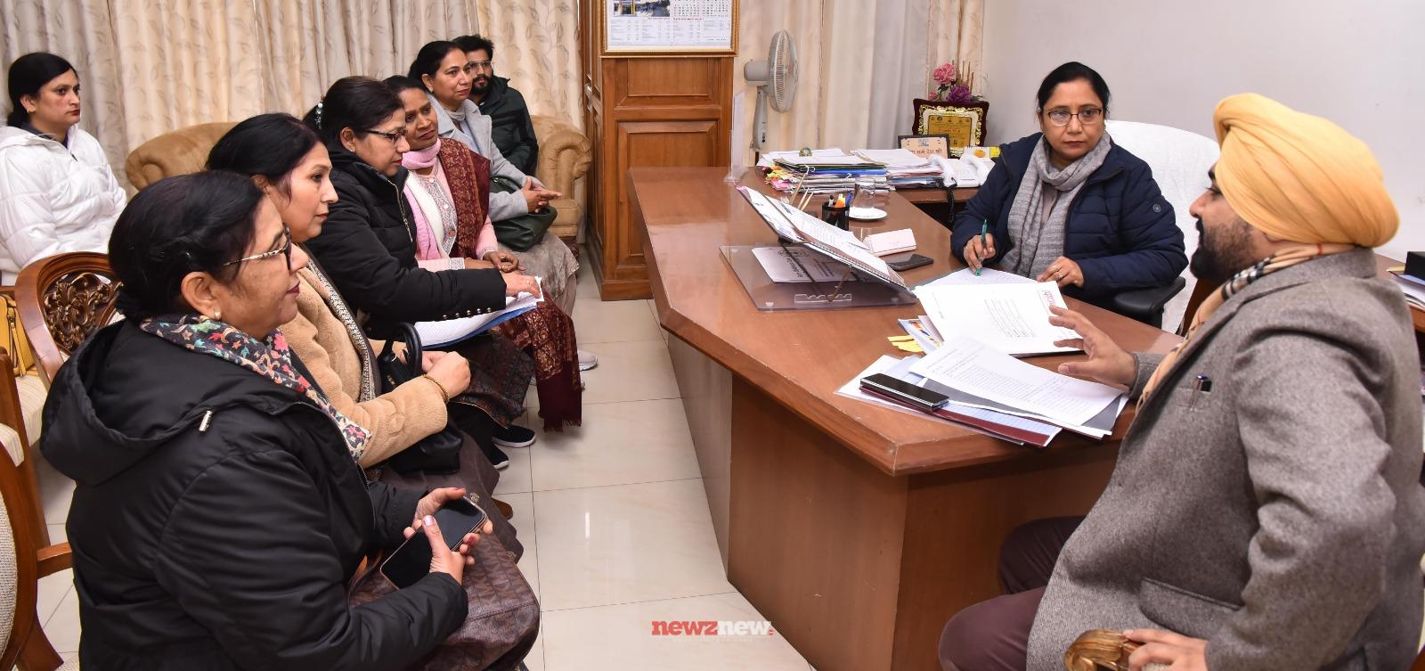Social security minister holds meeting with all Punjab supervisors association regarding their demands