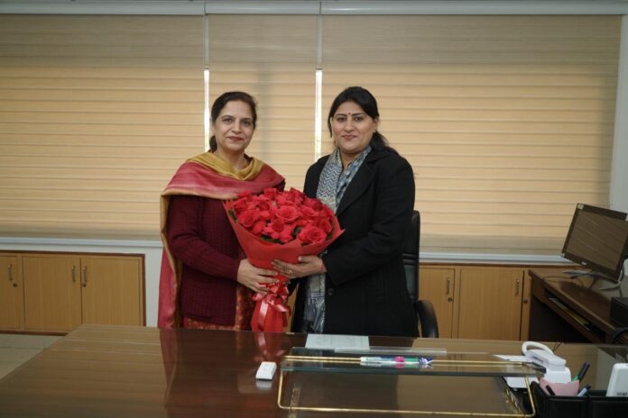 Prof (Dr.) Neeru Malik takes over as Principal of Dev Samaj College for Women