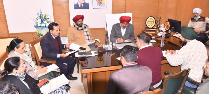 Cabinet sub-committee holds meeting with various unions related to school education department