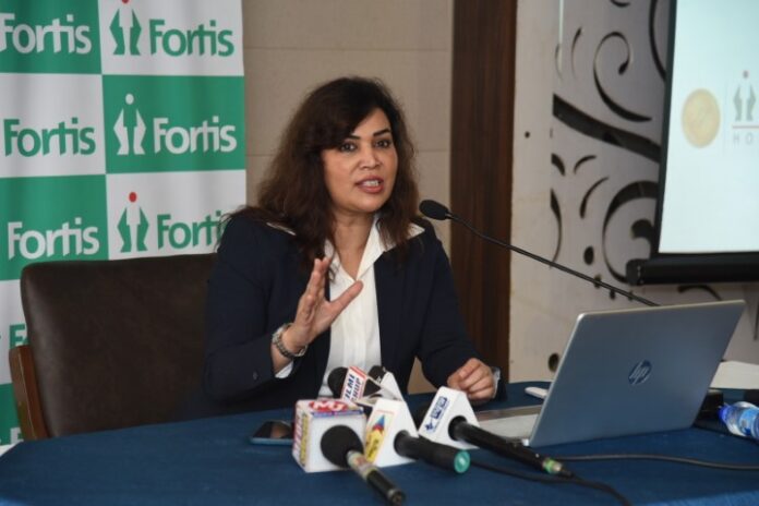 35-year-old woman undergoes Innovative Daycare Robot-Aided-Surgery; successfully treated for fibroids