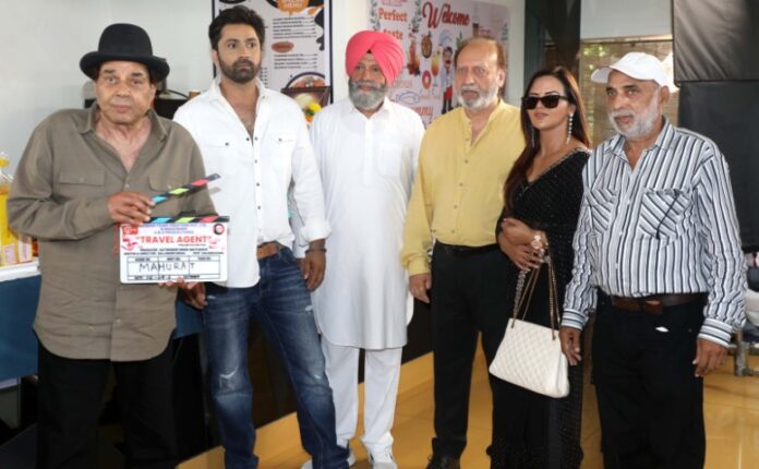 Dharmendra Blesses actor Sonu Baggad in Debut Punjabi Film ‘Travel Agent’