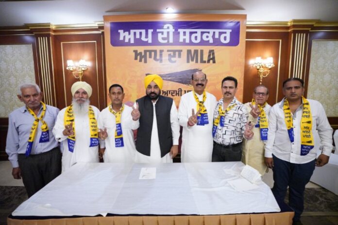 Big jolt to Congress and BJP in Jalandhar! Many leaders of both parties joined ‘AAP’