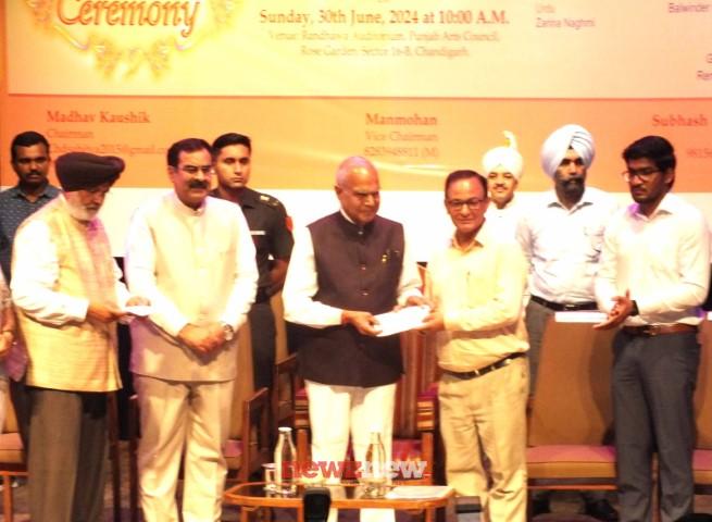 Dr. Vinod Kumar was honoured under the manuscript grant scheme