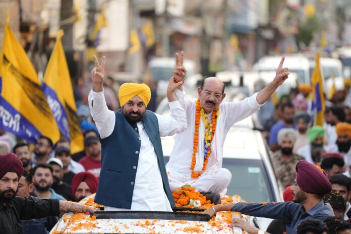 Chief Minister Bhagwant Mann held a road show in Jalandhar – West the Best