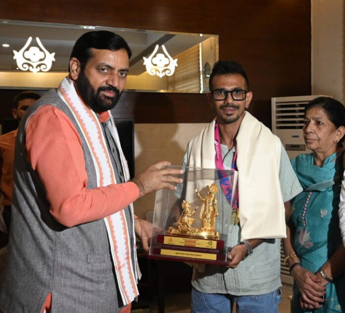 Cricketer Yuzvendra Chahal meets Chief Minister in Gurugram