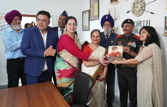 PVC Awardee Subedar Major Sanjay Kumar Visits Paragon School – 71