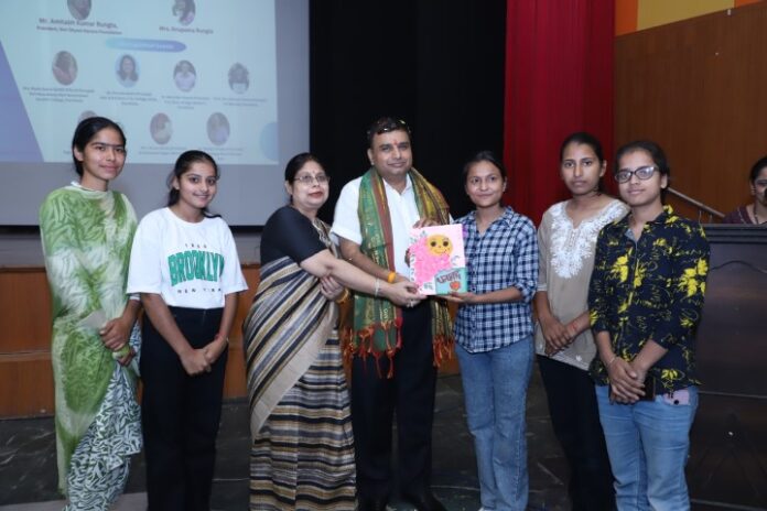 Founder of NGO Shree Shyam Karuna Foundation Amitabh Rungta felicitated by college principals
