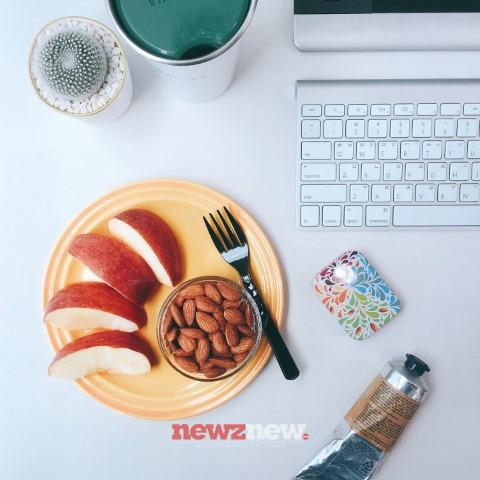 Strengthen your immunity with California Almonds this changing season