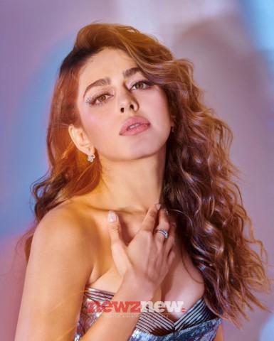  Alaya F Hot and Sexy Pictures