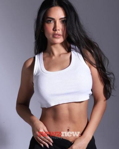 Esha Gupta Hot and Sexy Pictures