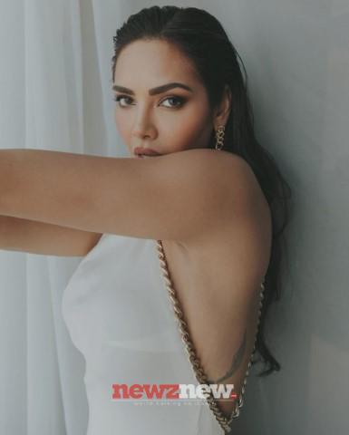 Esha Gupta Hot and Sexy Pictures