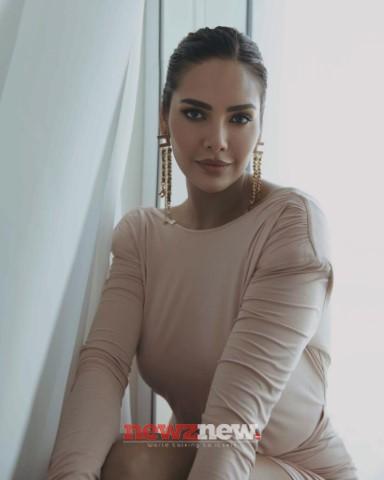 Esha Gupta Hot and Sexy Pictures