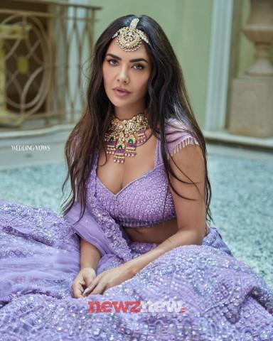Esha Gupta Hot and Sexy Pictures