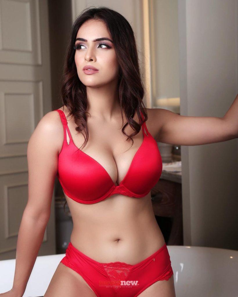 Top 39 Hot Indian Models You Should Follow On Instagram in 2025
