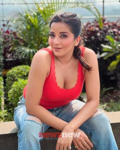 Monalisa Hot, Sexy, and Bikini Photos of Bhojpuri Actress ‘Antara Biswas’