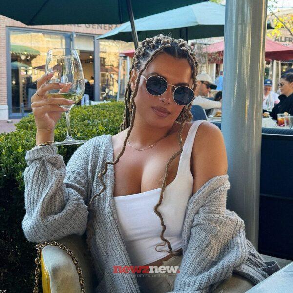 35+ Joy Taylor Hot and Sexy Photo Gallery