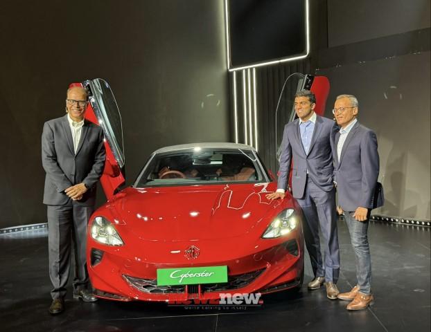JSW MG Motor Unveils MG Cyberster and MG M9