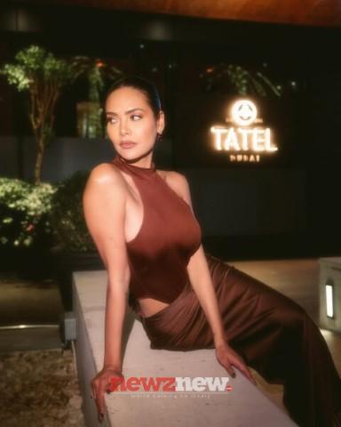 Esha Gupta Hot and Sexy Pictures