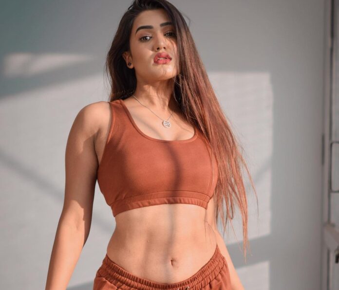 Top 39 Hot Indian Models You Should Follow On Instagram in 2025