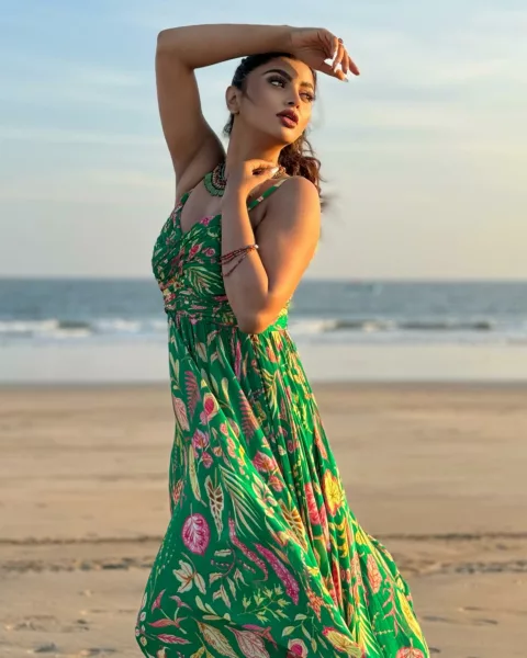 Akanksha Puri Hot and Sexy Photos