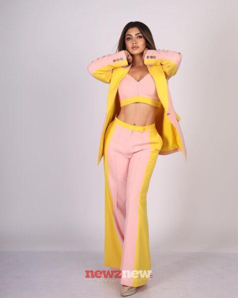 Akanksha Puri Hot and Sexy Photos