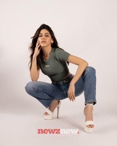  Alaya F Hot and Sexy Pictures