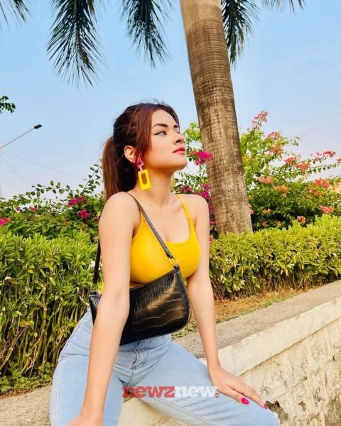 Avneet Kaur Hot and Sexy Photos
