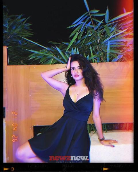 Avneet Kaur Hot and Sexy Photos