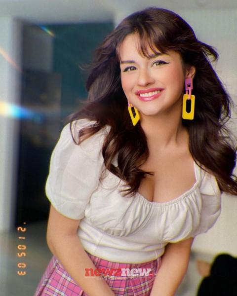 Avneet Kaur Hot and Sexy Photos