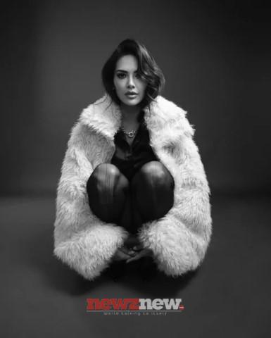Esha Gupta Hot and Sexy Pictures
