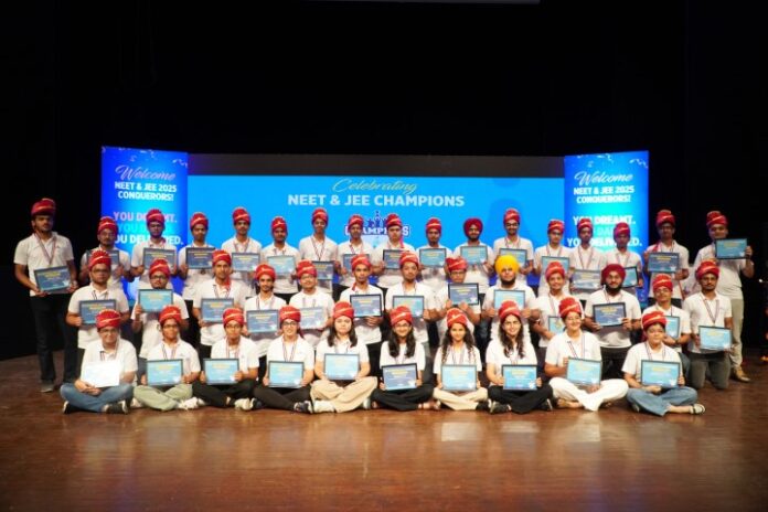 Aakash Educational Services Limited (AESL) Felicitates NEET UG 2025 Toppers from Chandigarh at ‘Champions of Aakash’ Event